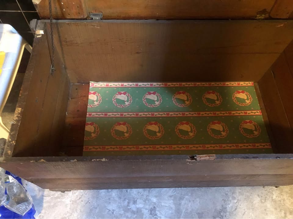 Antique Chest On Rollers One More Week - photo 2