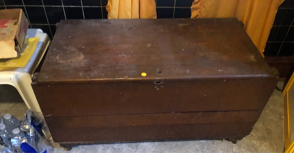 Antique Chest On Rollers One More Week - photo 3