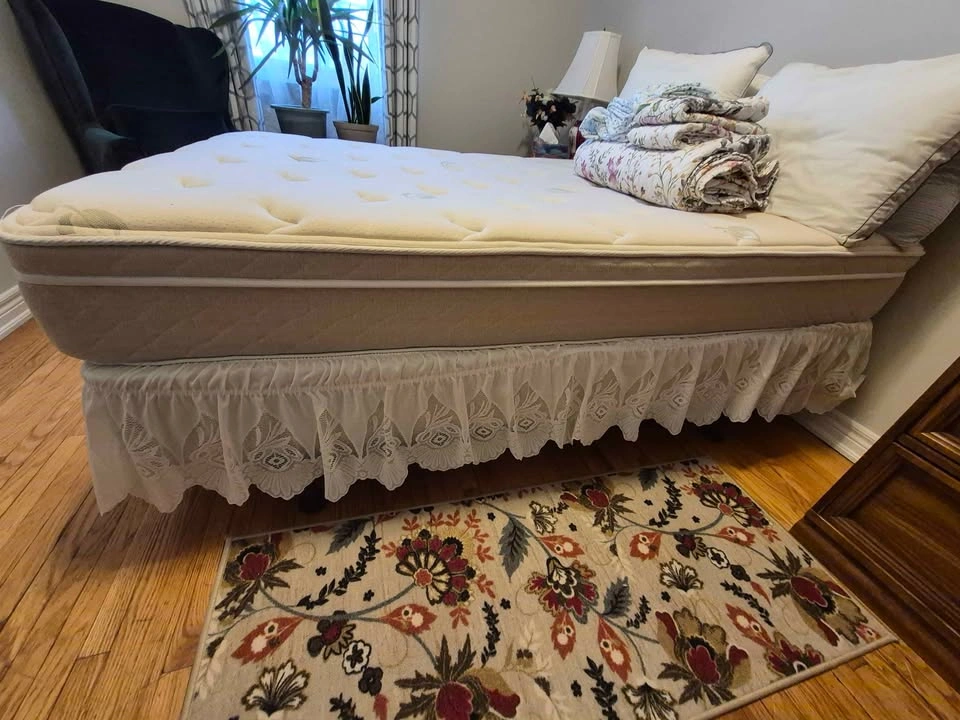 Mattress, Box Spring and Frame Bed Set 135cm x 190cm - photo 2