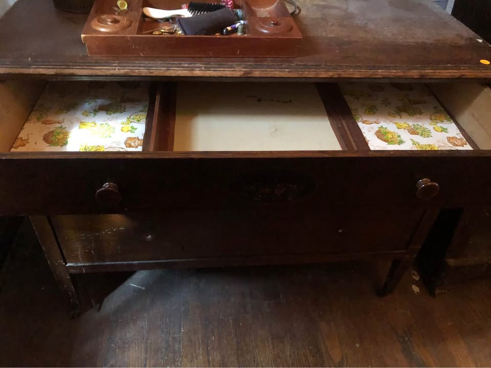 Antique 1918 Sligh Dresser - photo 3