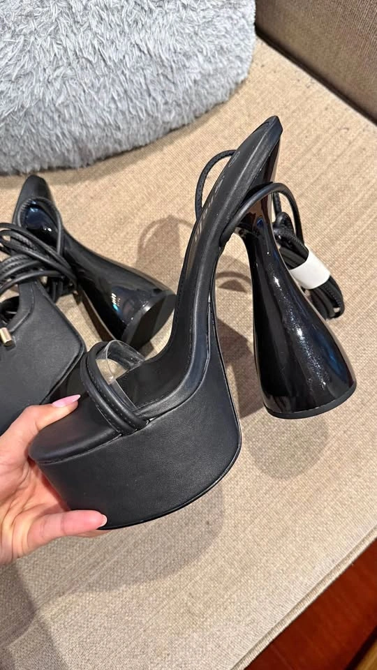 Platform high heels black brand new size 7.5