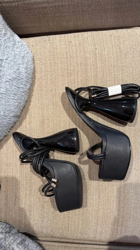 Platform high heels black brand new size 7.5 - photo 2