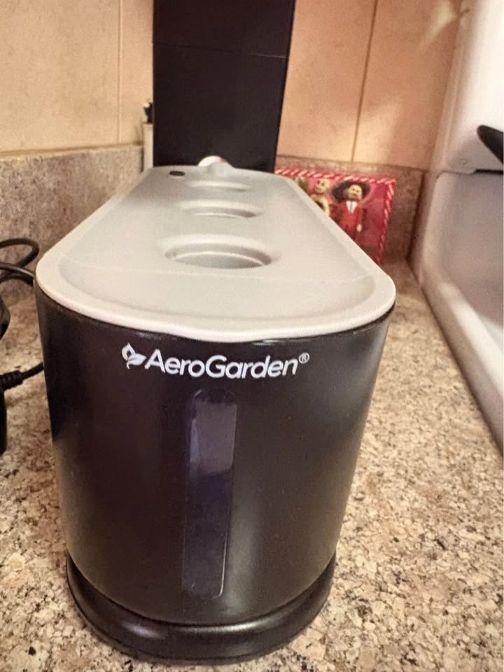 AeroGarden Sprout 3 Pod Hydroponic Indoor Garden - photo 5
