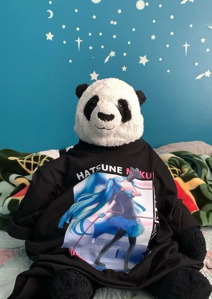 MIKU MERCH - T-SHIRTS - photo 2