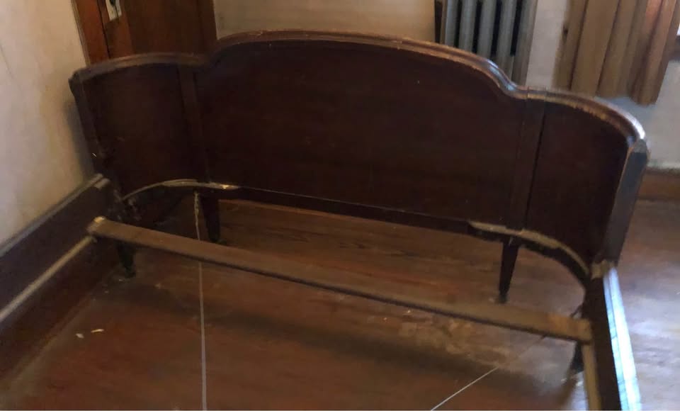 Vintage 1918 Sligh Bed One More Week - photo 4