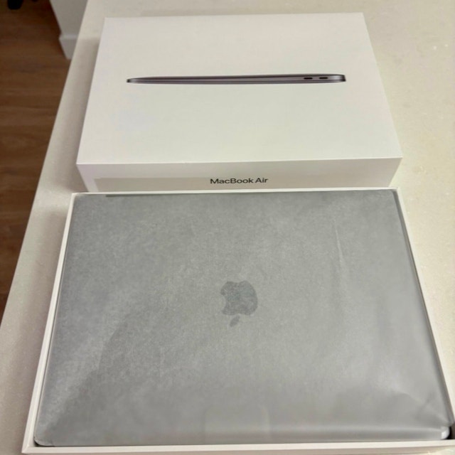 MacBook Air 10/10, 98% battery - photo 5