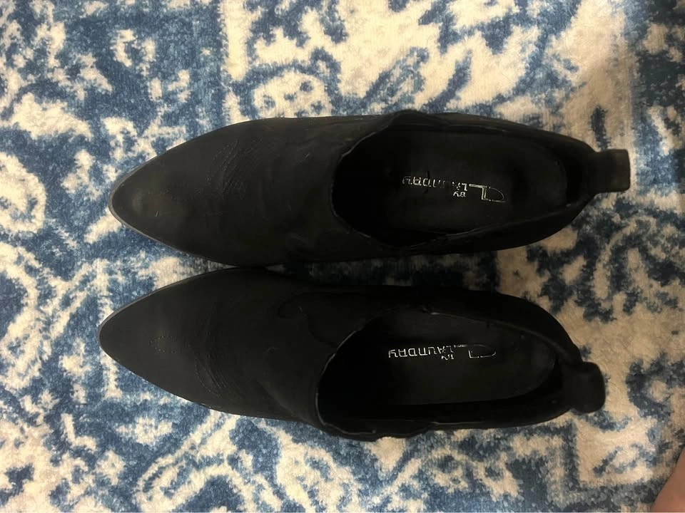 Size 8/ 38.5 Women’s Black Suede Ankle Boots - photo 4