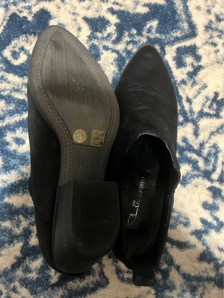 Size 8/ 38.5 Women’s Black Suede Ankle Boots - photo 5
