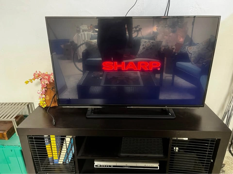 36” Sharp Flat Screen TV - photo 3