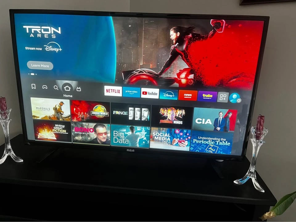 RCA 36” Flatscreen TV - photo 4