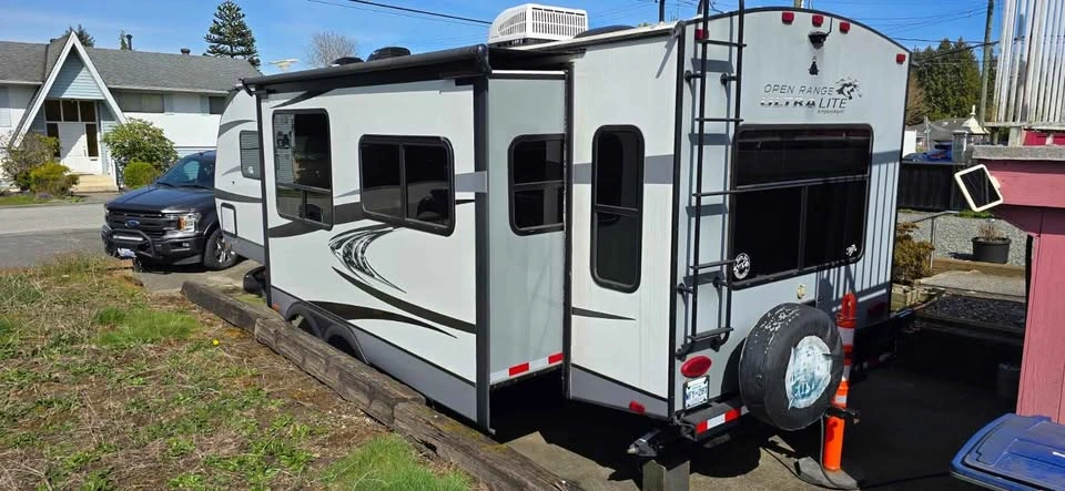 2017 Open Range Ultra Lite 2710RL Travel Trailer - photo 2