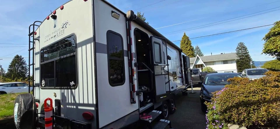 2017 Open Range Ultra Lite 2710RL Travel Trailer - photo 3
