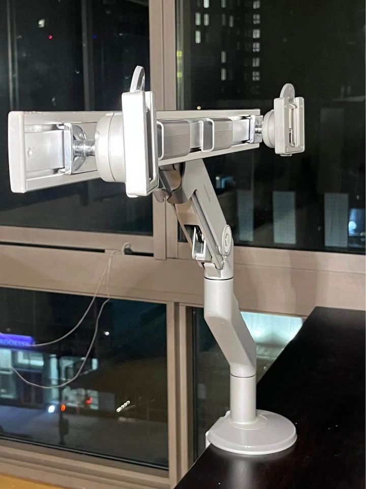 Humanscale M8.1 Dual Monitor Arm w/ Crossbar - Silver - photo 2