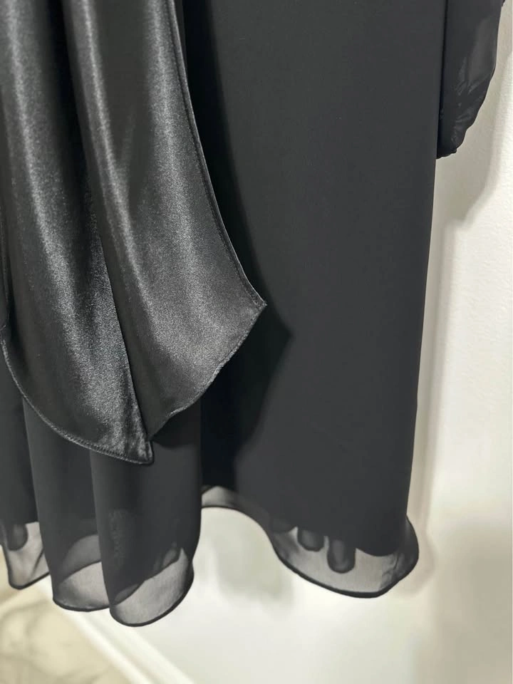 Formal Black V-Neck Dress Size 12 - photo 5