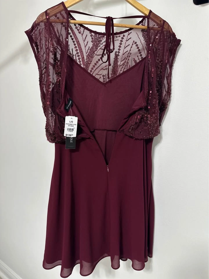 Brand New Burgundy Sequin Dress Size L - photo 5