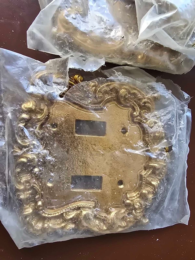 Brass Wall Plates - 25 Pieces - photo 2