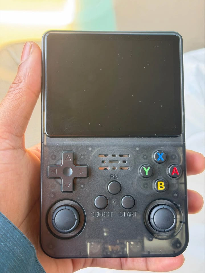 R36S Handheld Game Console - photo 2