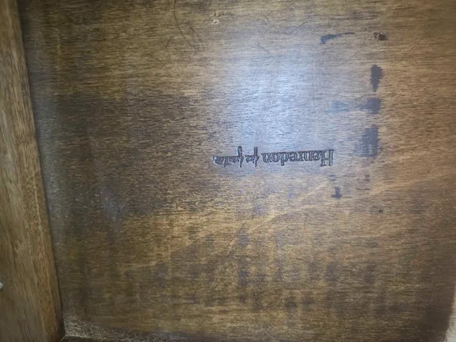 HENREDON Burl Walnut Clover Shaped Cabinet image indicator(4)