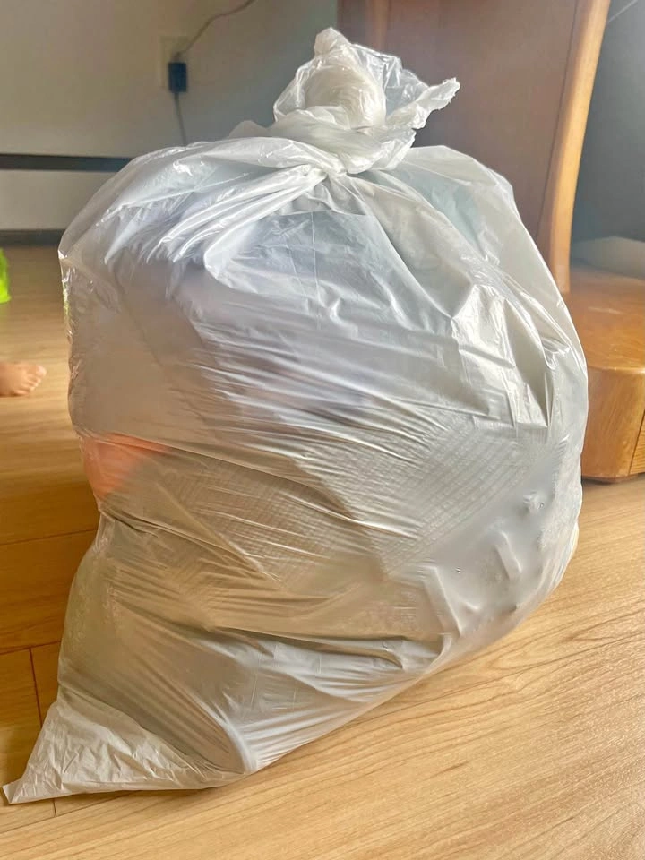 Men's and Women's Clothing Lot