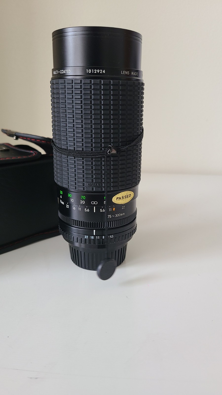 Sigma 75-300mm Zoom Lens w/ Case - Vintage Manual Focus