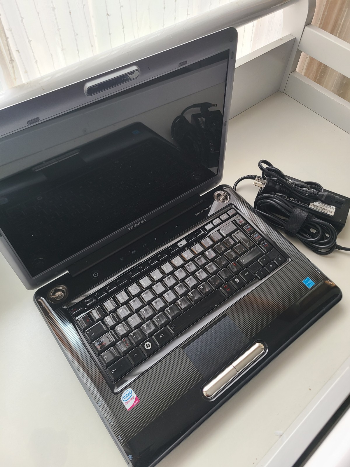 Toshiba Satellite A300 15.4" Laptop Windows 11 Intel Centrino w/