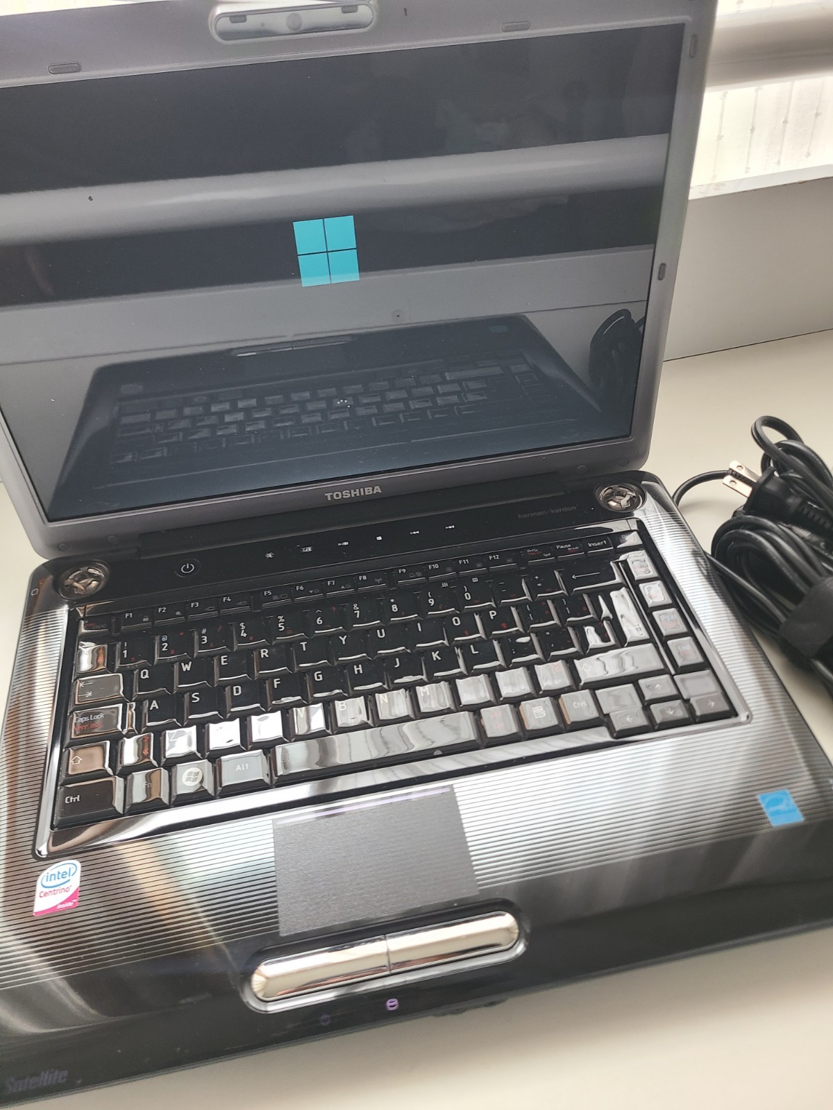 Toshiba Satellite A300 15.4" Laptop Windows 11 Intel Centrino w/ - photo 5