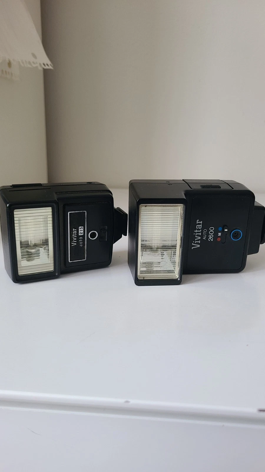 Vintage Vivitar Flash Bundle Auto 215 + 2600 Camera Flash Units - photo 2