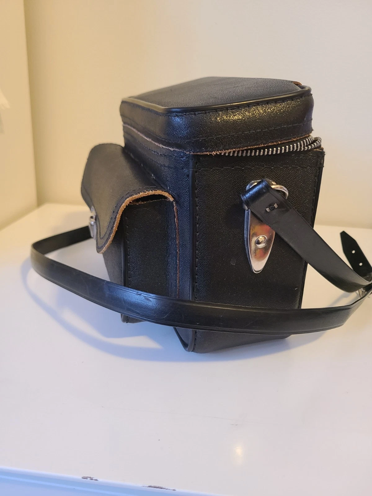 Vintage Black Leatherette "The Kam’ra Bag" Camera Case with Stra - photo 3