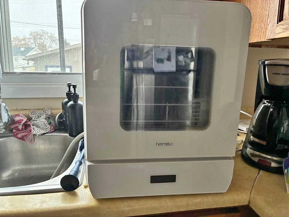 Counter top dishwasher