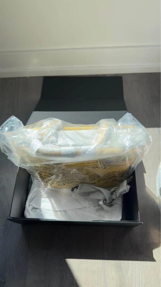 Michael Kors Jet Set Travel XS Tote - Daisy Yellow - photo 3