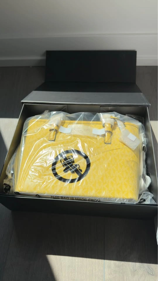 Michael Kors Jet Set Travel XS Tote - Daisy Yellow - photo 4