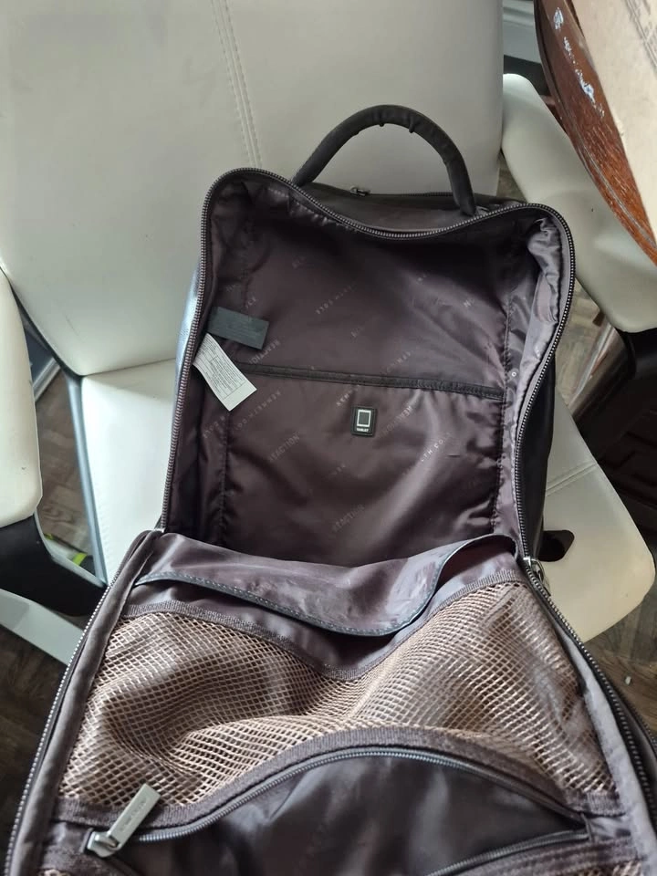 Kenneth Cole Reaction 16" Laptop Business Leather Backpack - photo 3