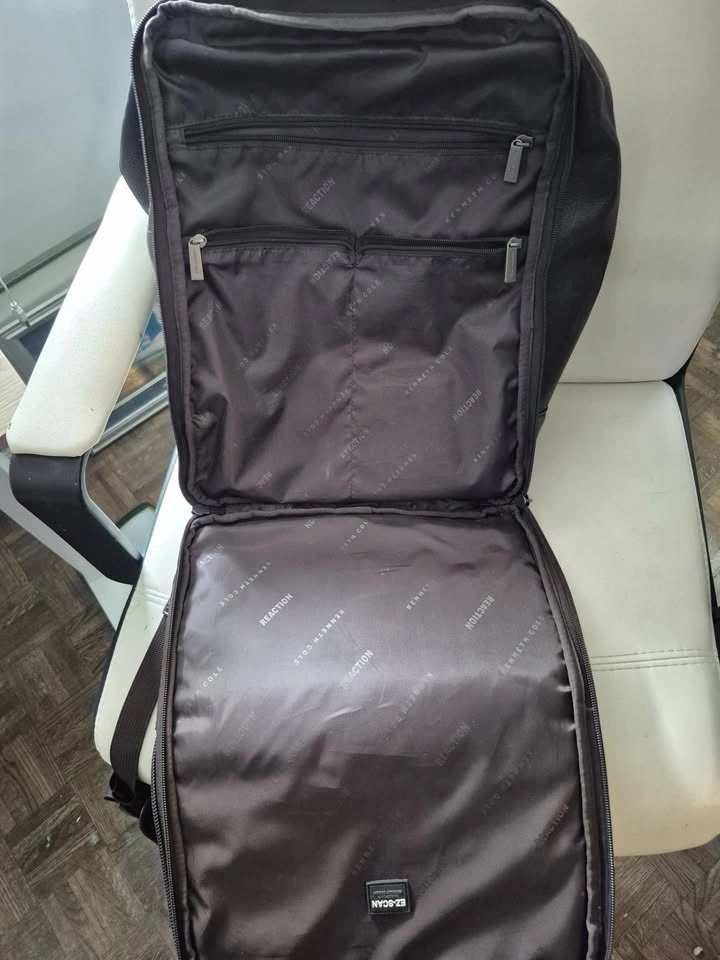 Kenneth Cole Reaction 16" Laptop Business Leather Backpack - photo 4