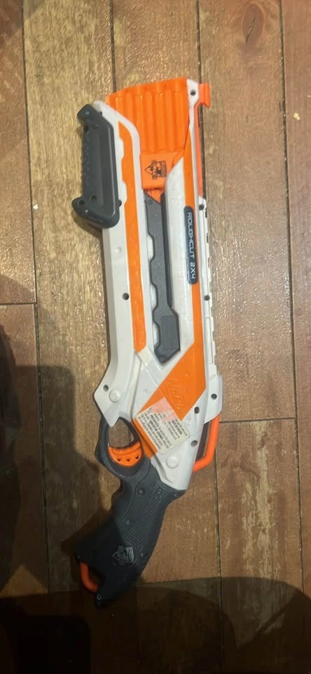 Nerf Roughcut 2x4 Blaster - photo 2