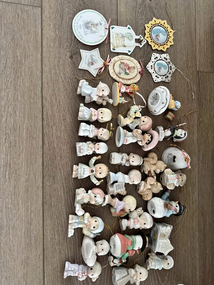 Precious Moments Collection (30+ Figurines)