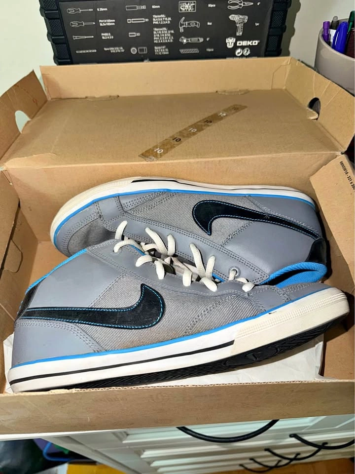 Nike Sneakers