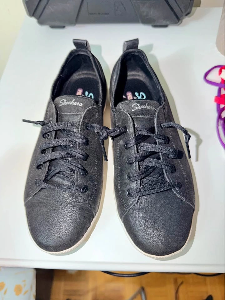 Skechers Madison Avenue Sneakers - Women's Size 8