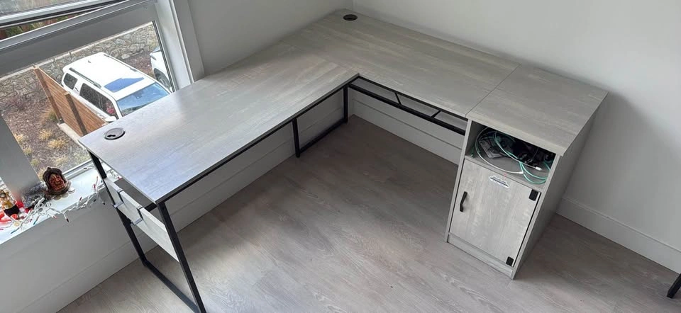 Brand New L-shaped Work Table - photo 2