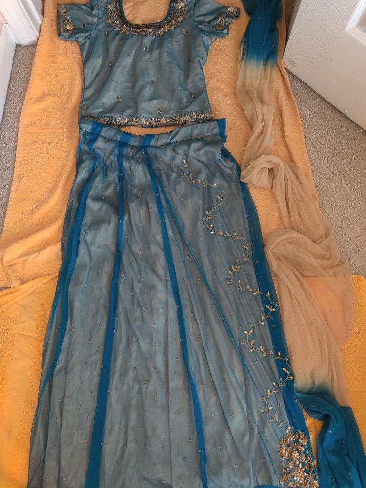 Blue & Gold Embellished Lehanga Choli Set - photo 2