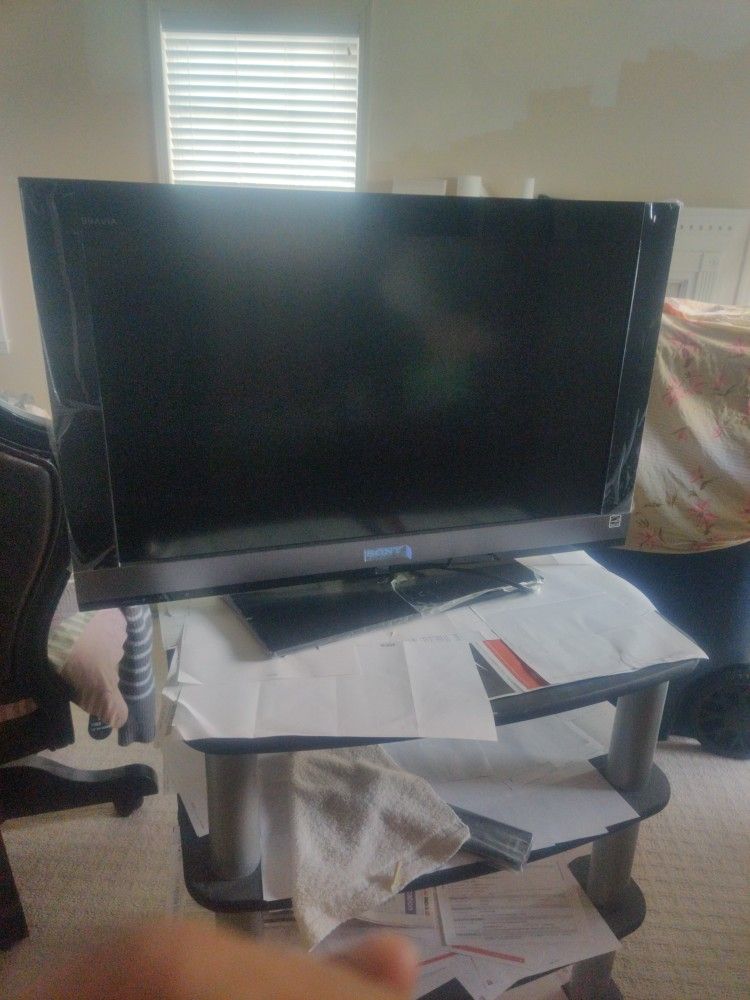 Sony Bravia EX7 32 inches With TV Stand - photo 2