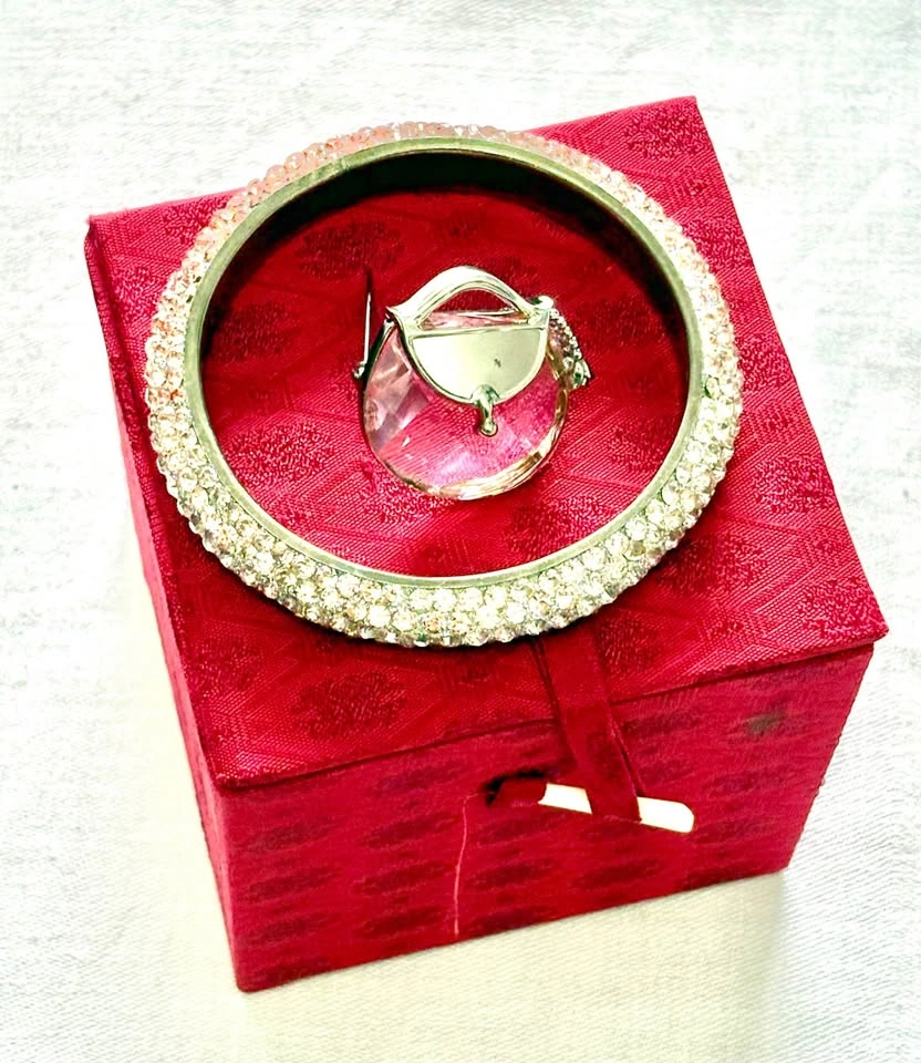 Pink Rhinestone Bracelet & Brooch Set Gift Box Costume Jewelry - photo 5