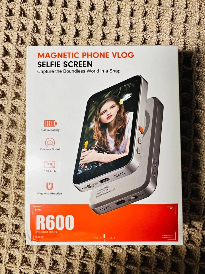 Magnetic Phone Vlog Selfie Screen R600 for TikTok Live Streaming