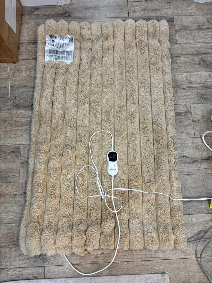 Heated Electric Blanket / Heating Pad – $10