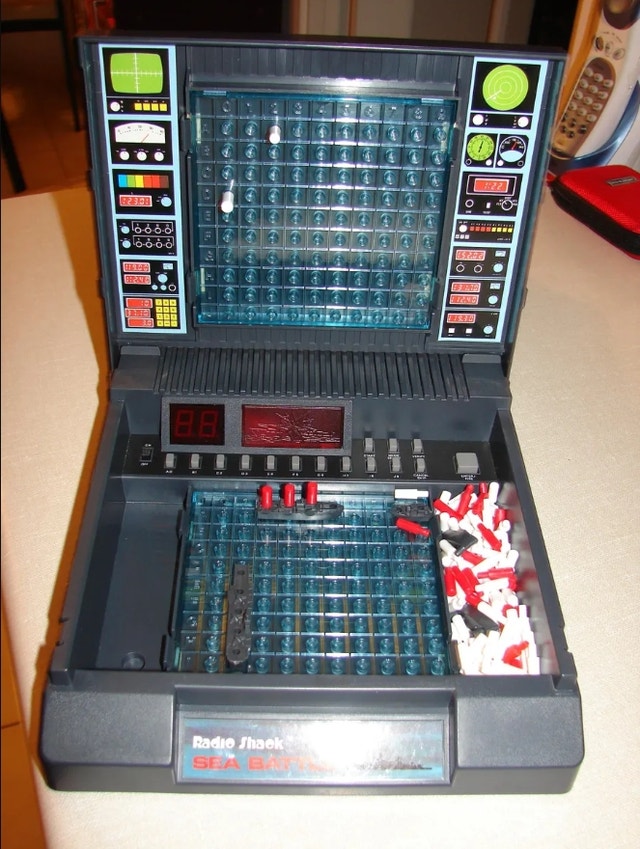 Stratego 50th Anniversary Edition & Vintage Radio Shack Sea Batt - photo 4