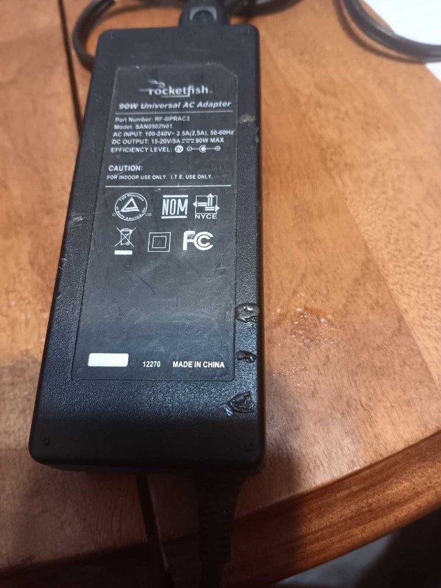 Rocket Fish 90W Universal AC Adapter