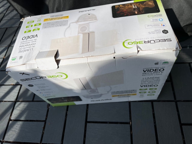 New Heath Zenith WiFi Security Camera/Light - photo 2