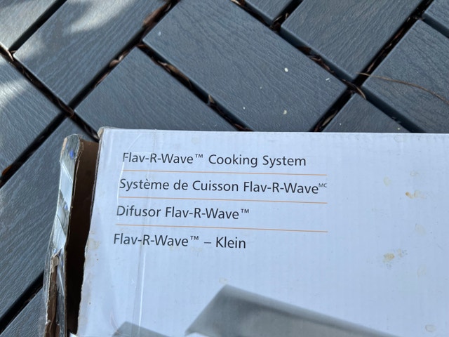 New Broil King Flav-R-Wave Heat Tent - photo 2