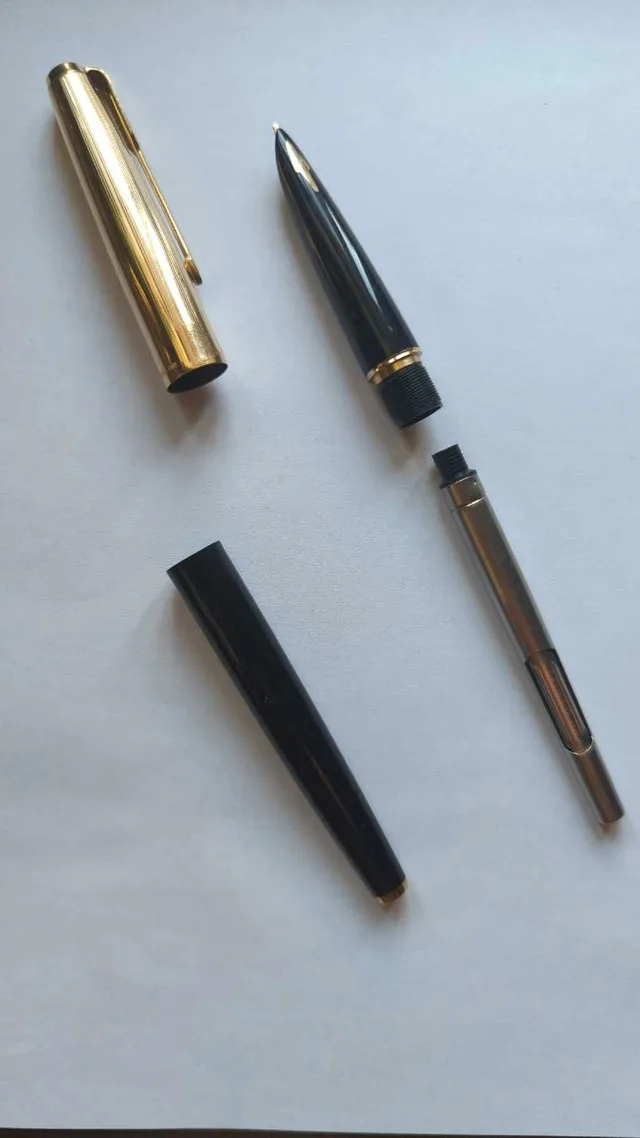 Vintage Parker 61 rolled gold cap fountain pen image indicator(6)