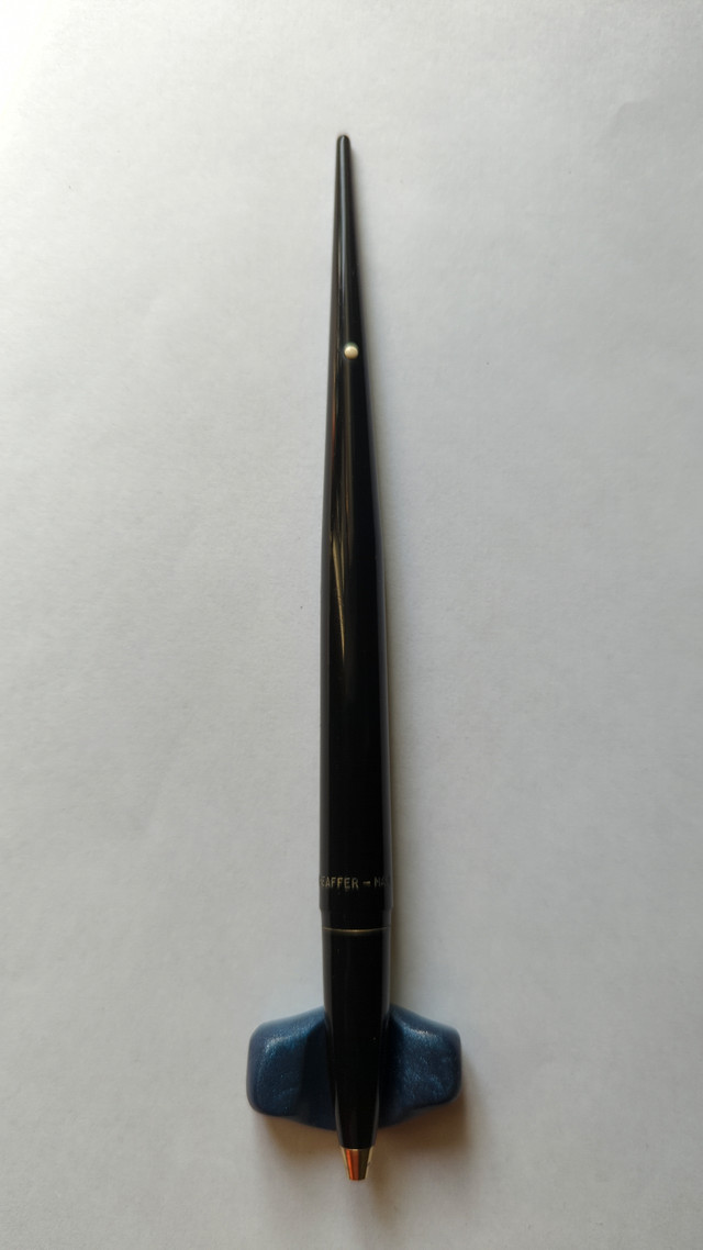 Sheaffer White Dot Desk pen (ballpoint)