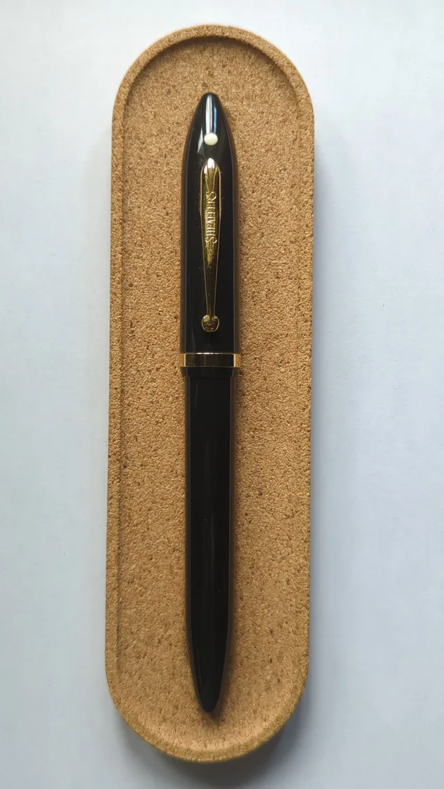 Sheaffer Balance II black & gold rollerball image indicator(3)